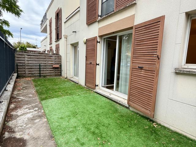 APPARTEMENT F2 HYPER CENTRE LE BLANC MESNIL