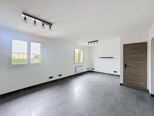 APPARTEMENT F2 JUVISY SUR ORGE PLATEAU