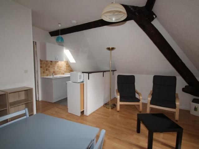 APPARTEMENT F2 MEUBLE 44m2 DECIZE