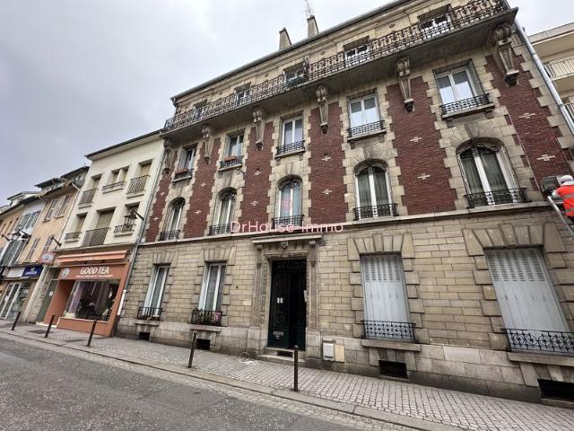 Appartement F2 plein centre ville de Mantes La Jolie dans un bel immeuble de caractère