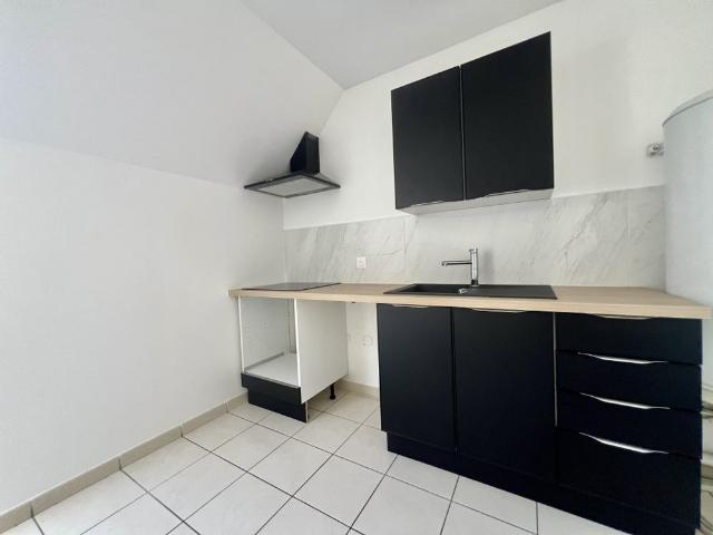 APPARTEMENT F2 PROCHE LA CHAPELLE AUX POTS