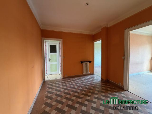 APPARTEMENT F4 92,42M2 CAVE GRENIER SAINT ETIENNE SECTEUR PLACE CARNOT