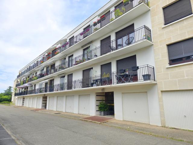 Appartement F4 traversant lumineux avec parking, cave et box