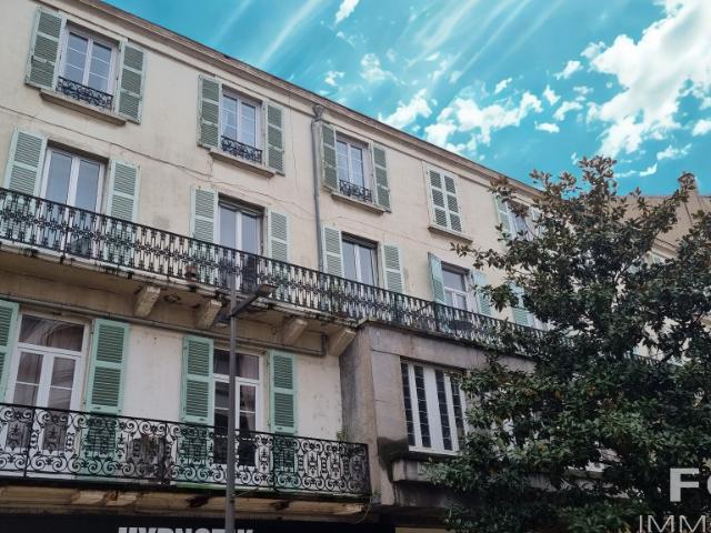 Appartement F4 très bon état, ascenseur, cave, balcon
