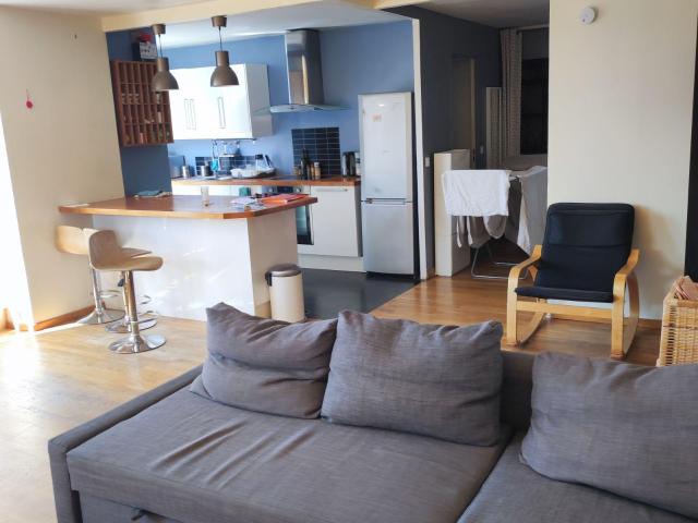 Appartement F4 à partager