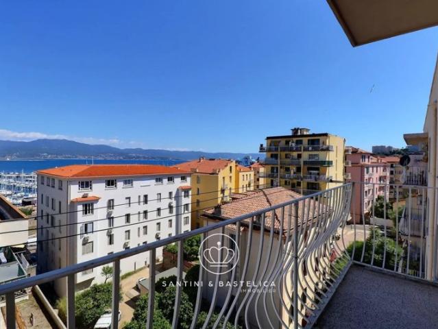 Appartement F4 à rénover à vendre Ajaccio