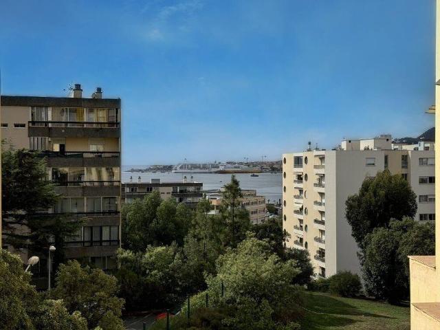 Appartement F4 à vendre à Ajaccio Immeuble le Beau site