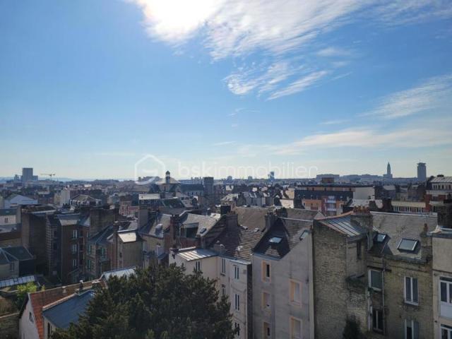 Appartement F4, ascenseur, cave, garage, balcon et terrasse