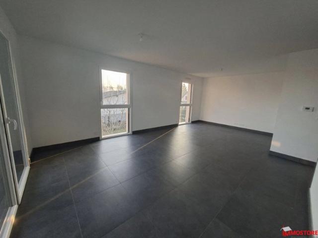 Appartement F4 avec terrasse et garage