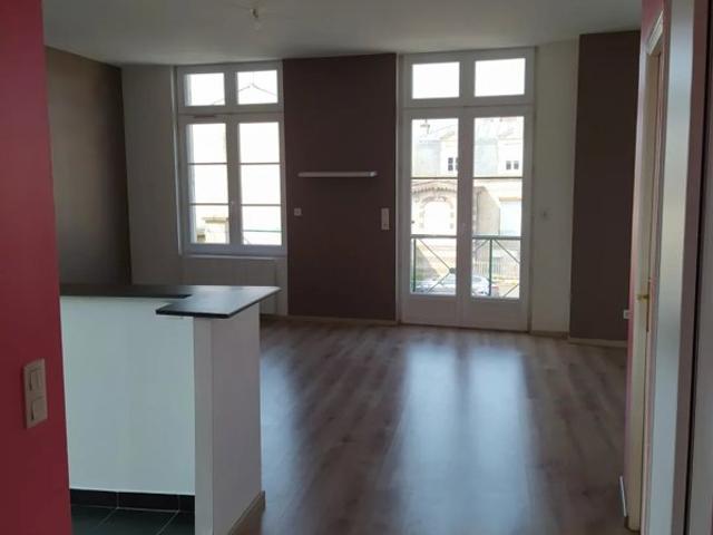 APPARTEMENT F4 CENTRE VILLE