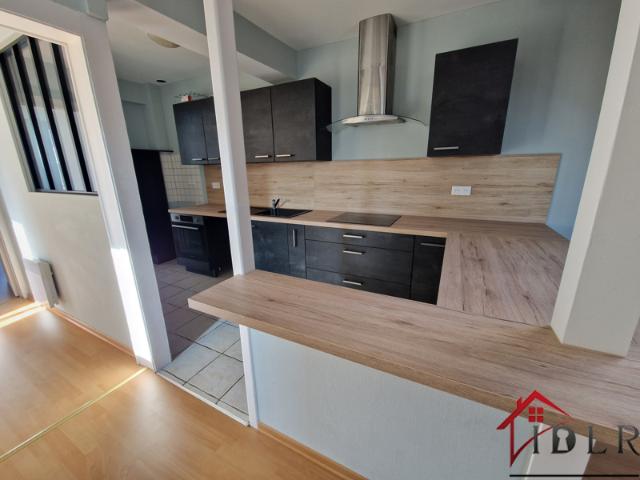 Appartement F4 en duplex hyper centre ville Châlons en Champ