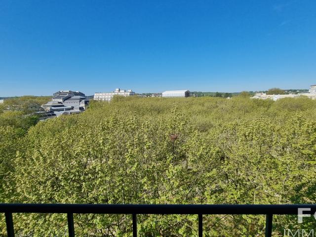 Appartement F4 étage élevé vue Parc
