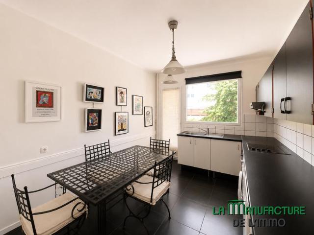 APPARTEMENT F4 LUMINEUX AVEC BALCONS ET GARAGE / COURS FAURI