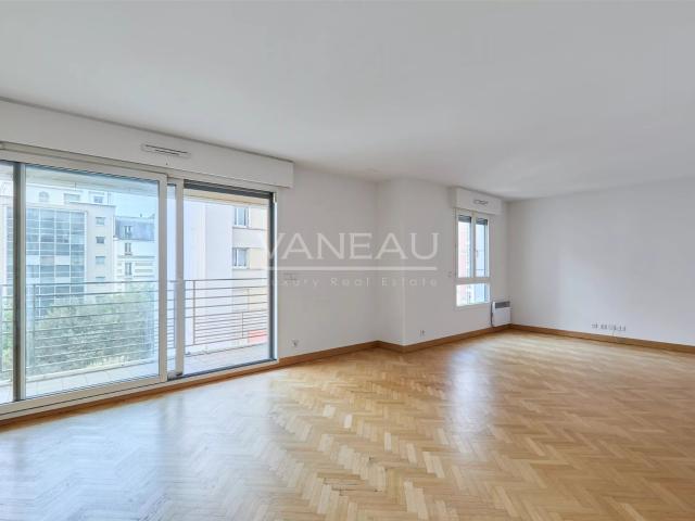 Appartement familial 4 chambres avec balcon et terrasse 114m² Paris 15ème