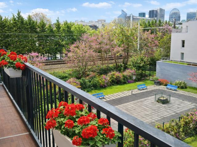 Appartement familial 5 pièces avec balcon, cave et parking