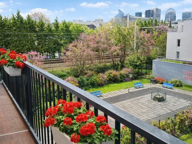 Appartement familial 5 pièces avec balcon, cave et parking