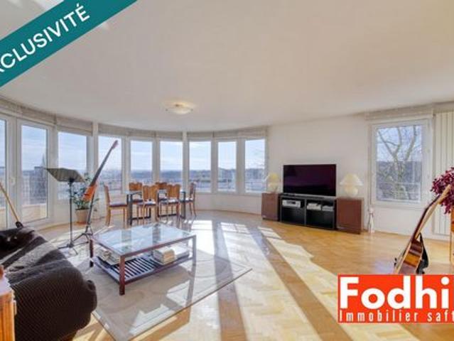 Appartement familial 5 pièces avec 2 parkings et une cave