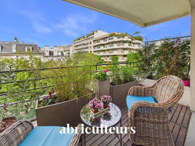 Appartement familial 115 m² – 5 pièces 3 balcons– Saint Mandé