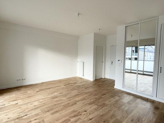 Appartement familial 3 chambres avec balcon, Issy les Moulineaux