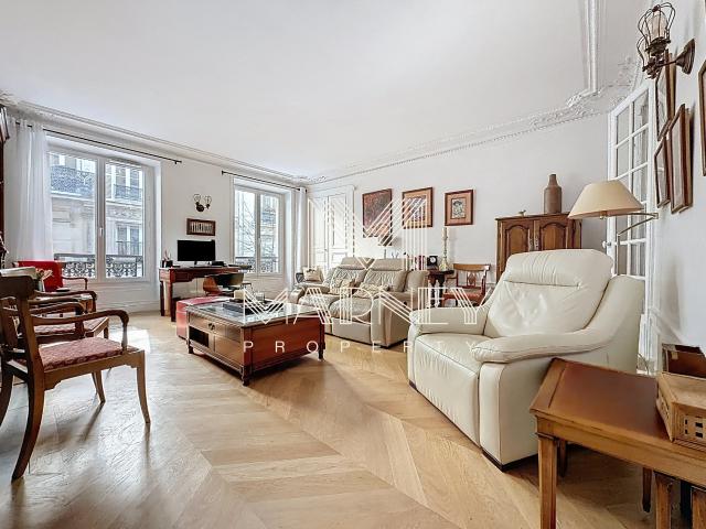 APPARTEMENT FAMILIAL TREVISE / FOLIES BERGERE