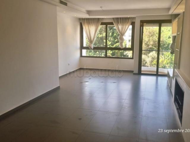 Appartement familial VIDE de 3 chambres ch du personnel à triangle d’or
