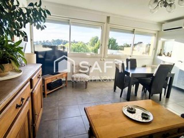 Appartement familial avec vue panoramique et balcon au cœur d'Apt