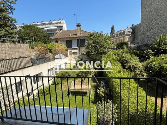 APPARTEMENT FAMILIAL AVENUE DE PARIS 125 m2 1965 ASCENSEUR ET BALCONS