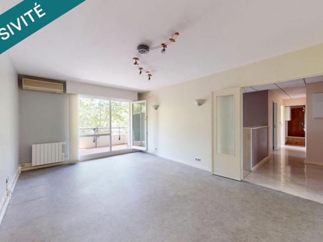 Appartement familial de 102 m² avec ascenseur, double garage et fort potentiel – Mulhouse centre