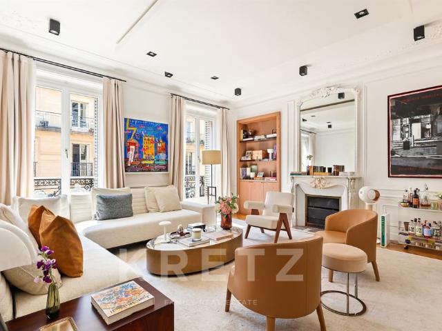 Appartement Familial de taille parfaite Monceau Messine 152m² Paris 8ème