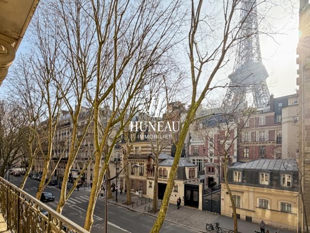 APPARTEMENT FAMILIAL D'EXCEPTION AVEC VUE TOUR EIFFEL