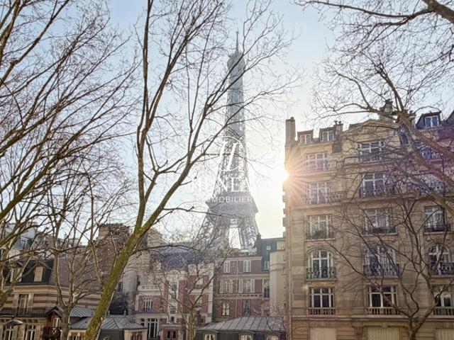 APPARTEMENT FAMILIAL D'EXCEPTION AVEC VUE TOUR EIFFEL