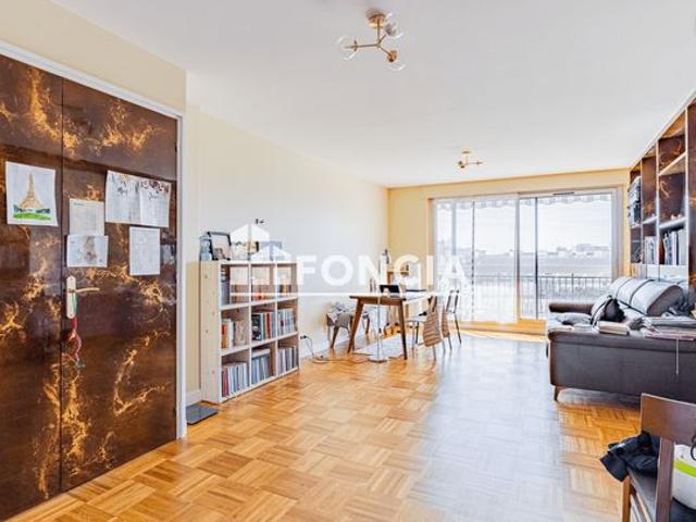 Appartement familial en étage élevé