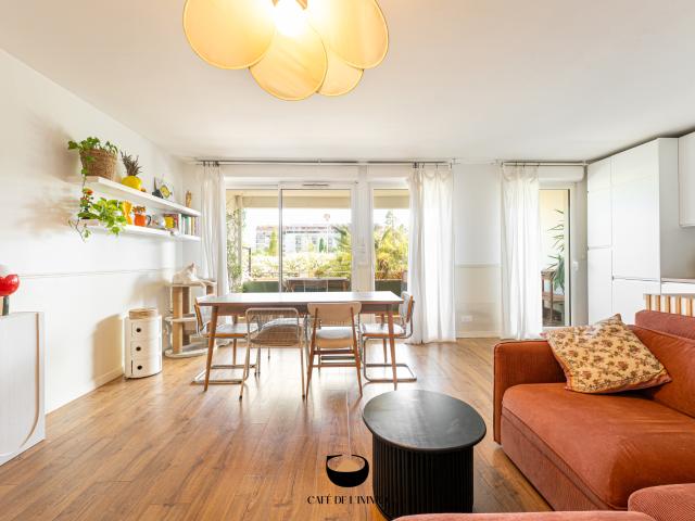 APPARTEMENT FAMILIAL ET CONTEMPORAIN AU 26ÈME