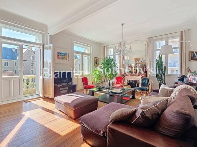 APPARTEMENT FAMILIAL QUARTIER IMPERIAL