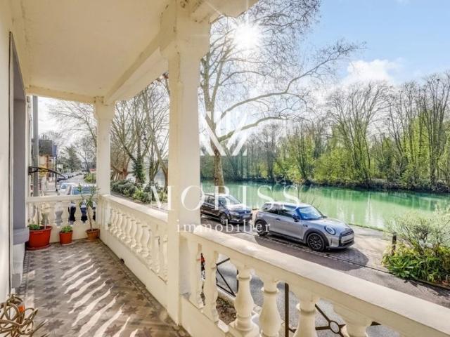 APPARTEMENT FACE MARNE, QUATRE CHAMBRES 129 m2