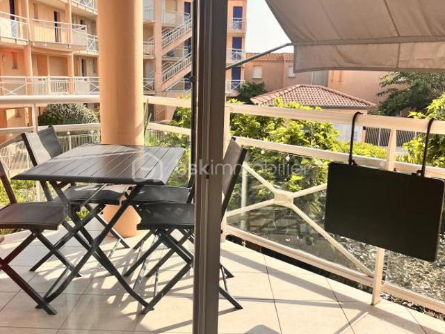 Appartement face à la plage de valras avec piscine et place de parking privative