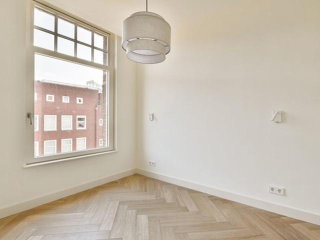 Appartement Filips van Almondestraat in Amsterdam