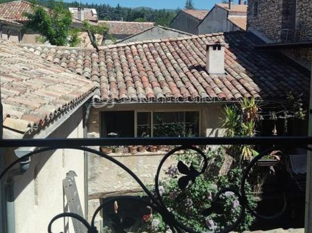 Appartement fonctionnel, 1 chambre, dans le centre historique de Saint Etienne les Orgues 04230 en PROVENCE