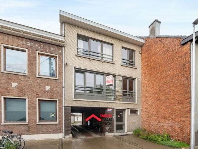 Appartement + garage!