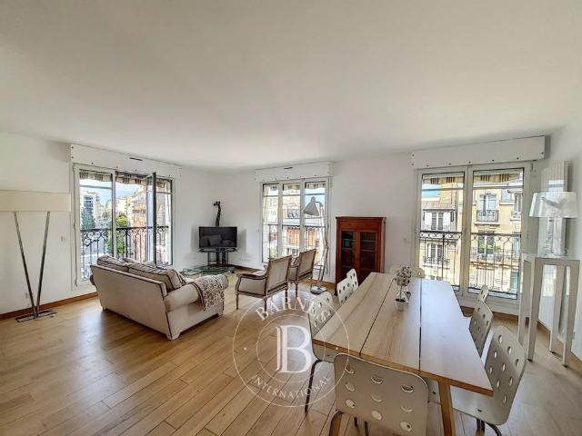 Appartement • Georges Brassens