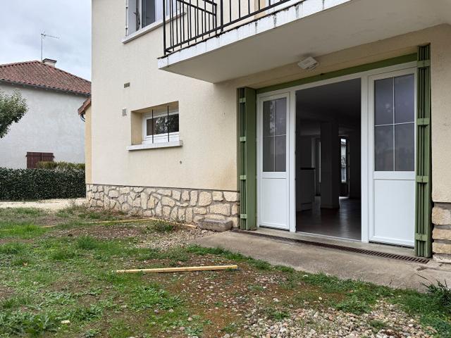 Appartement grand T2 en RDC