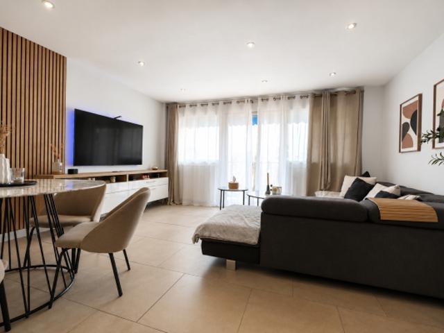 Appartement Grasse 3 pièce s 76m2 Totalement refait et proche commodités