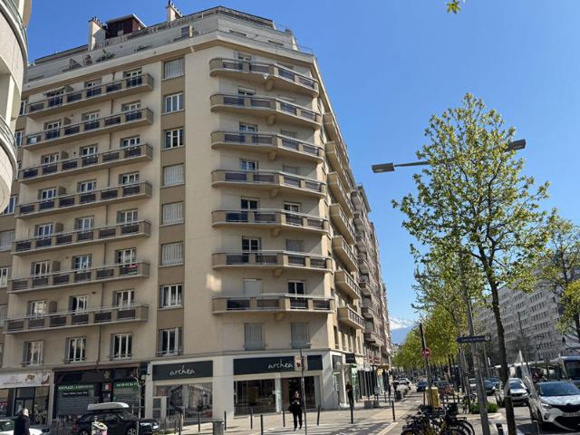Appartement Grenoble 2 pièce s 69.12 m2