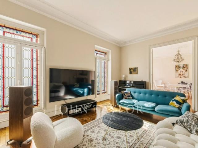 APPARTEMENT HAUT DE GAMME 4 PIECES ASCENSEUR CLIMATISATION CENTRE VILLE