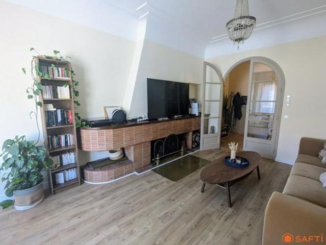 Appartement haussmannien rénové avec goût
