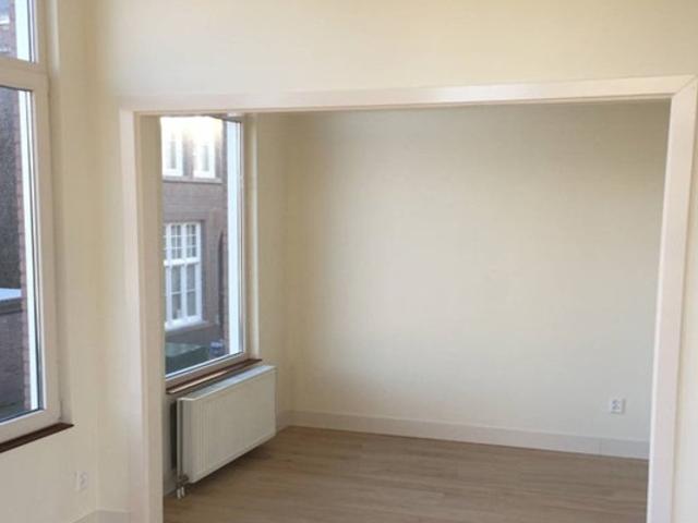Appartement Hendrik van Deventerstraat in Den Haag