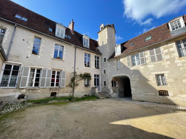 Appartement Hyper Centre à Bourges 4 pièce s 96 m2