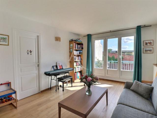 Appartement hyper centre Maisons Laffitte 4p 2ch + balcon