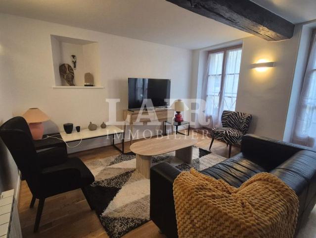 Appartement hyper centre Sees S14743