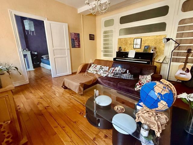 Appartement hyper centre Pau 2 chambres et cave 98m² Pau